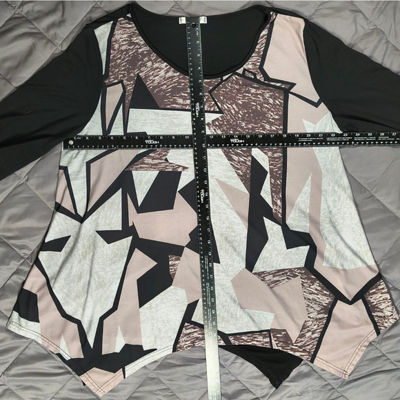(3X/20) Women's Rosegal Black Multi-color Geometric Patterned Long Sleeve Tunic - Picture 2 of 4